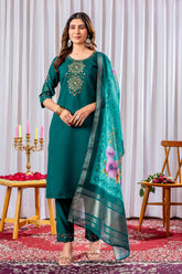 Exquisite Rama Green Embroidered Kurta Set with Floral Organza Dupatta – 3 Piece Ethnic Suit