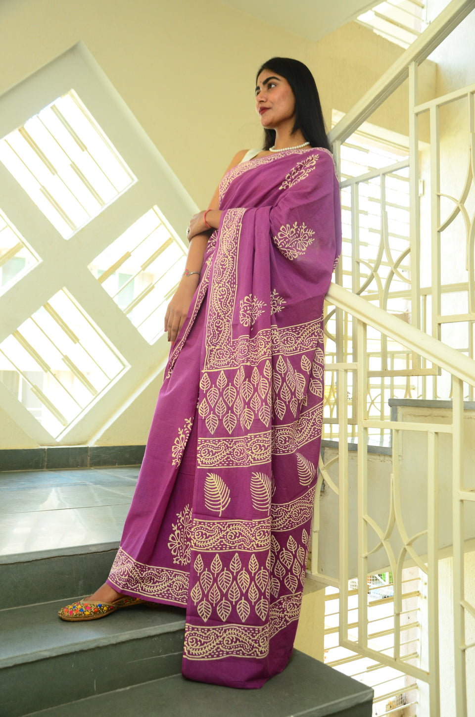 Elegant Plum Purple Hand-Block Printed Mul Cotton Saree with Classic White Sleeveless Blouse – Traditional Ethnic Wear