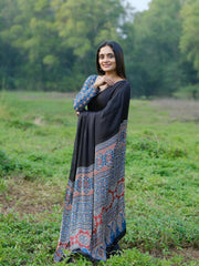 Premium Black Crape Silk Saree featuring Hand-Block Style Pallu Detail
