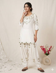 Elegant White Embroidered Kurta Pant Set for Women