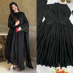 Black Mandarin Neck Flared Anarkali Kurta Set with Scallop Dupatta