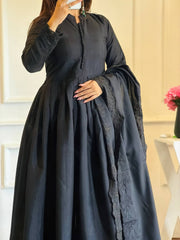 Black Mandarin Neck Flared Anarkali Kurta Set with Scallop Dupatta